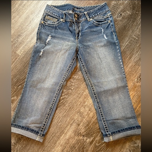 Maurice’s Women's Capri Jeans size 9/10 - Picture 1 of 3